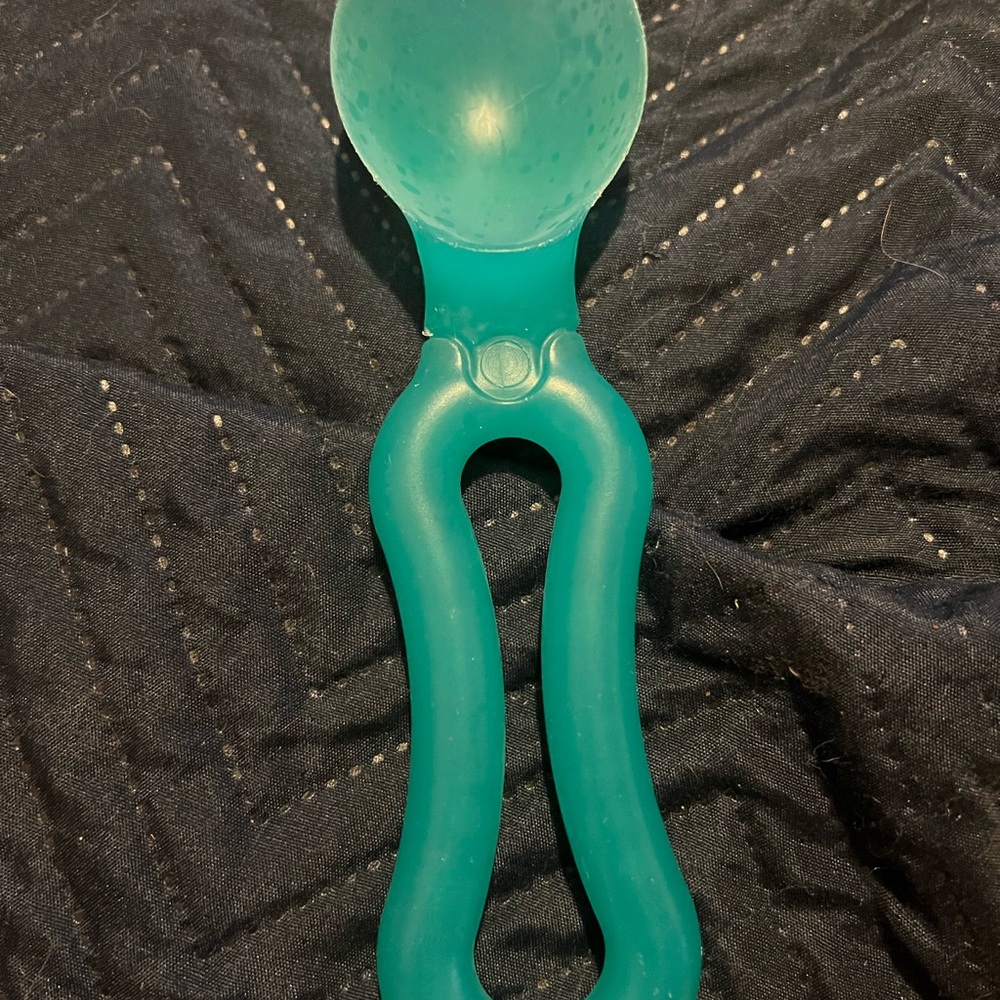 ⭐️ 10-4-$10- Teal Silicone Ice Cream Scoop
